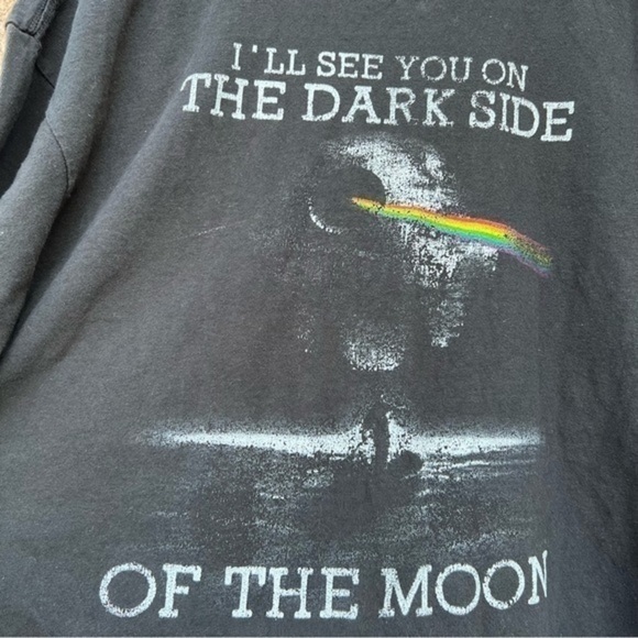 Graphic Tee Size 2XL - Picture 3 of 13